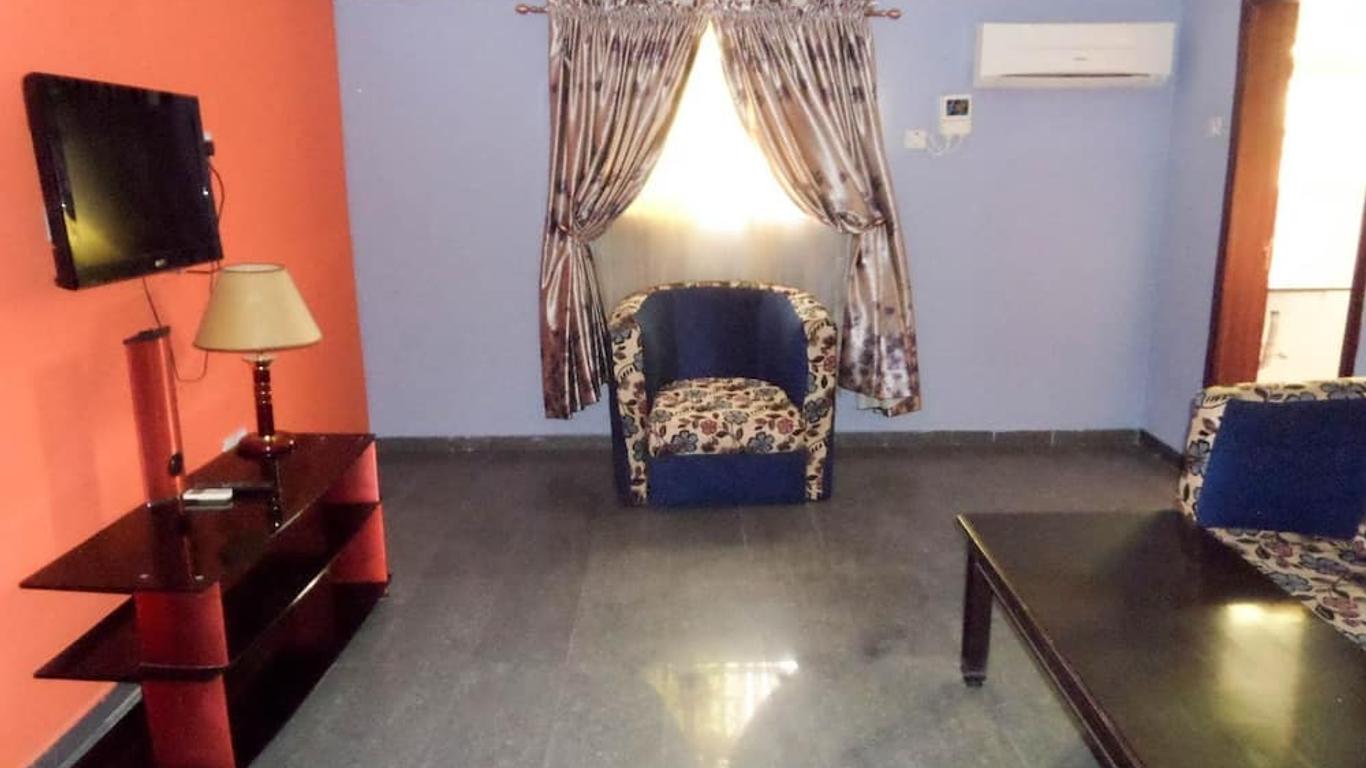 Golden Bird Hotel & Suites