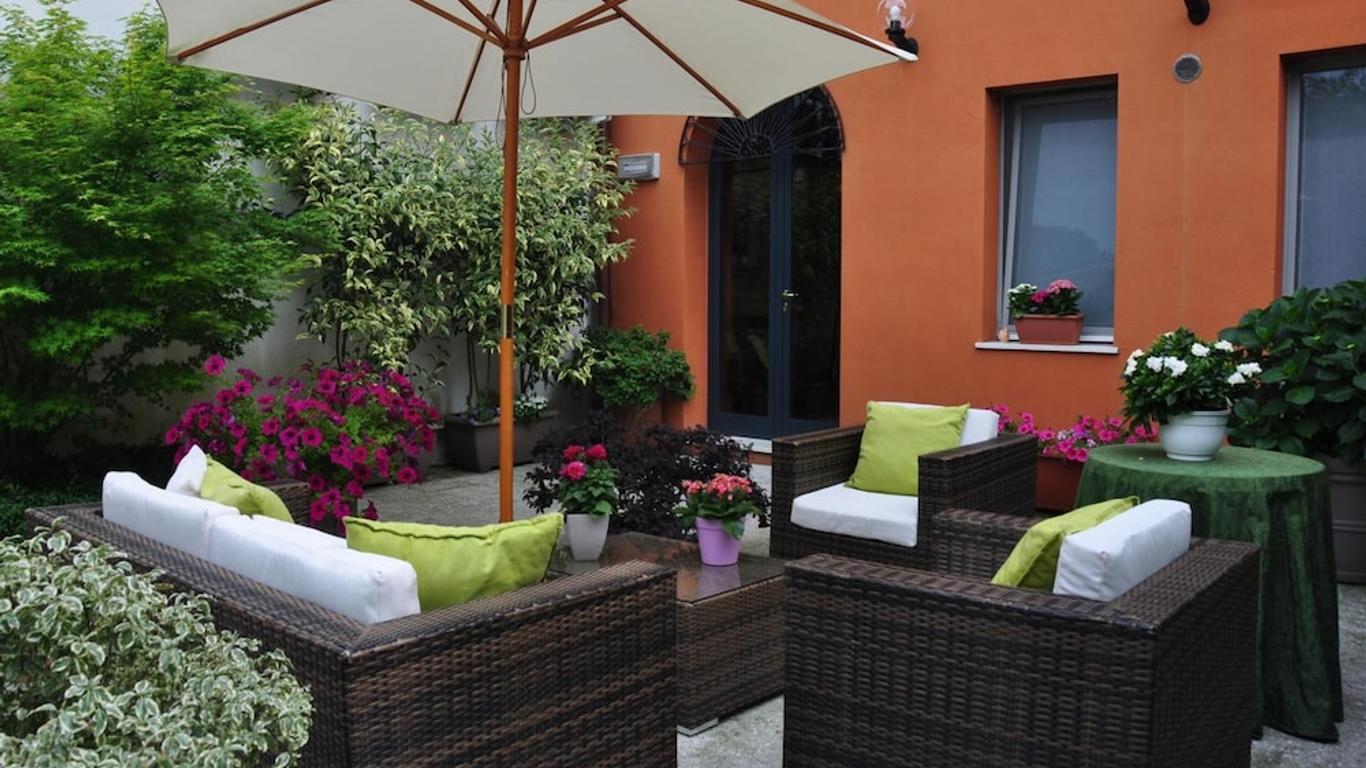 Piazza Nova Guest House