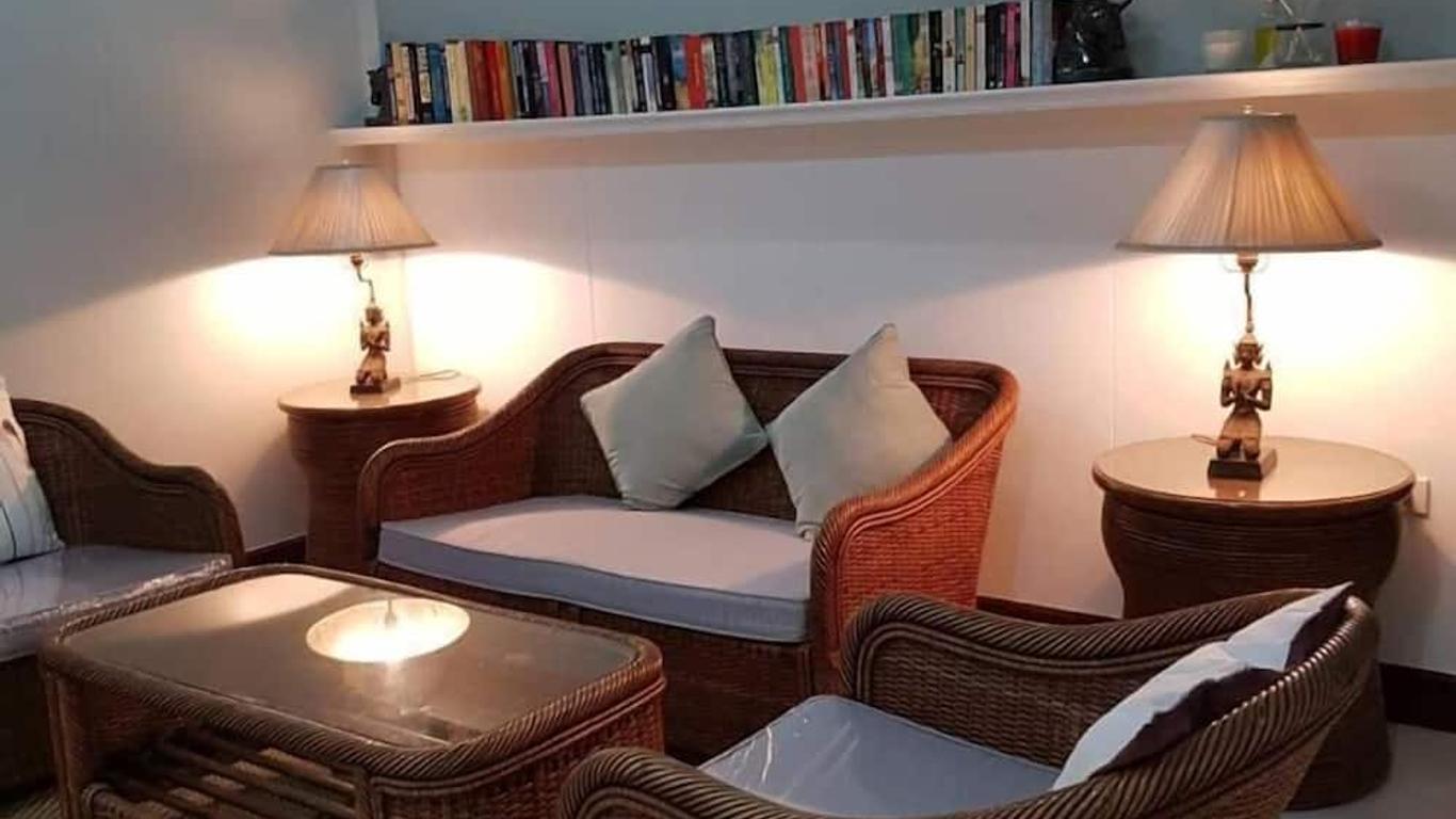 Baanbusarin Hotel