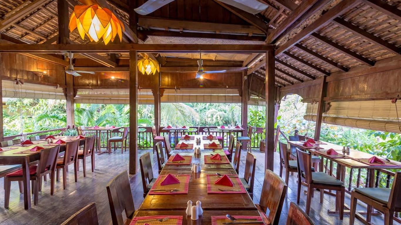 Sambor Village Hotel