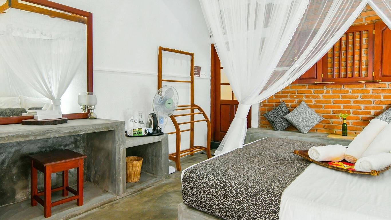 Thotupola Residence