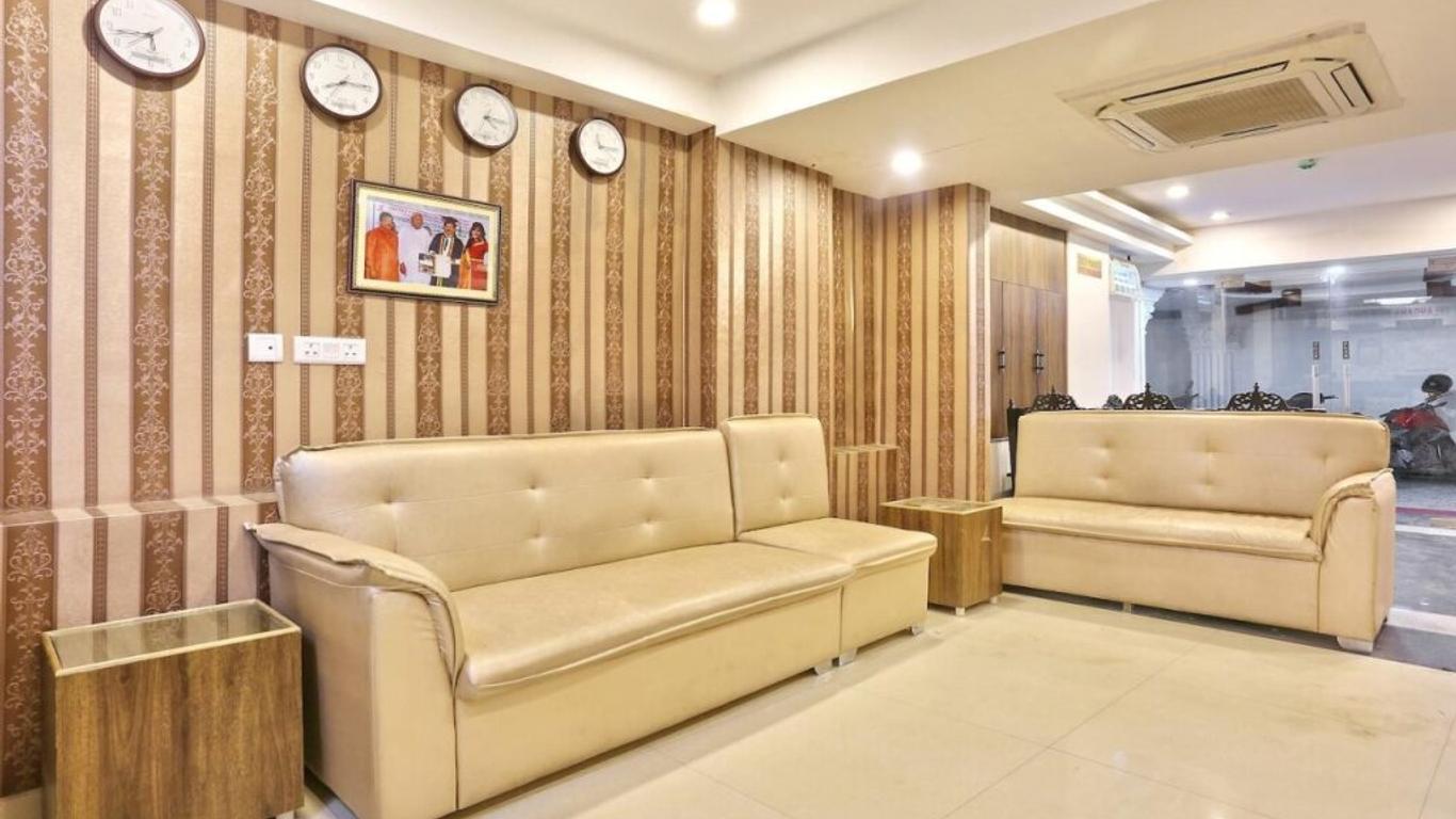 Navvada Regency By OYO Rooms