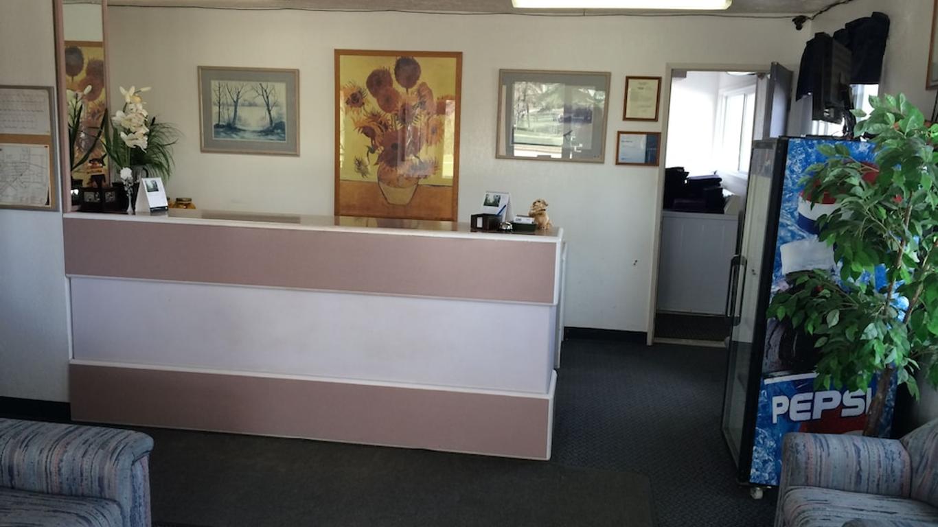 Plains Motor Inn