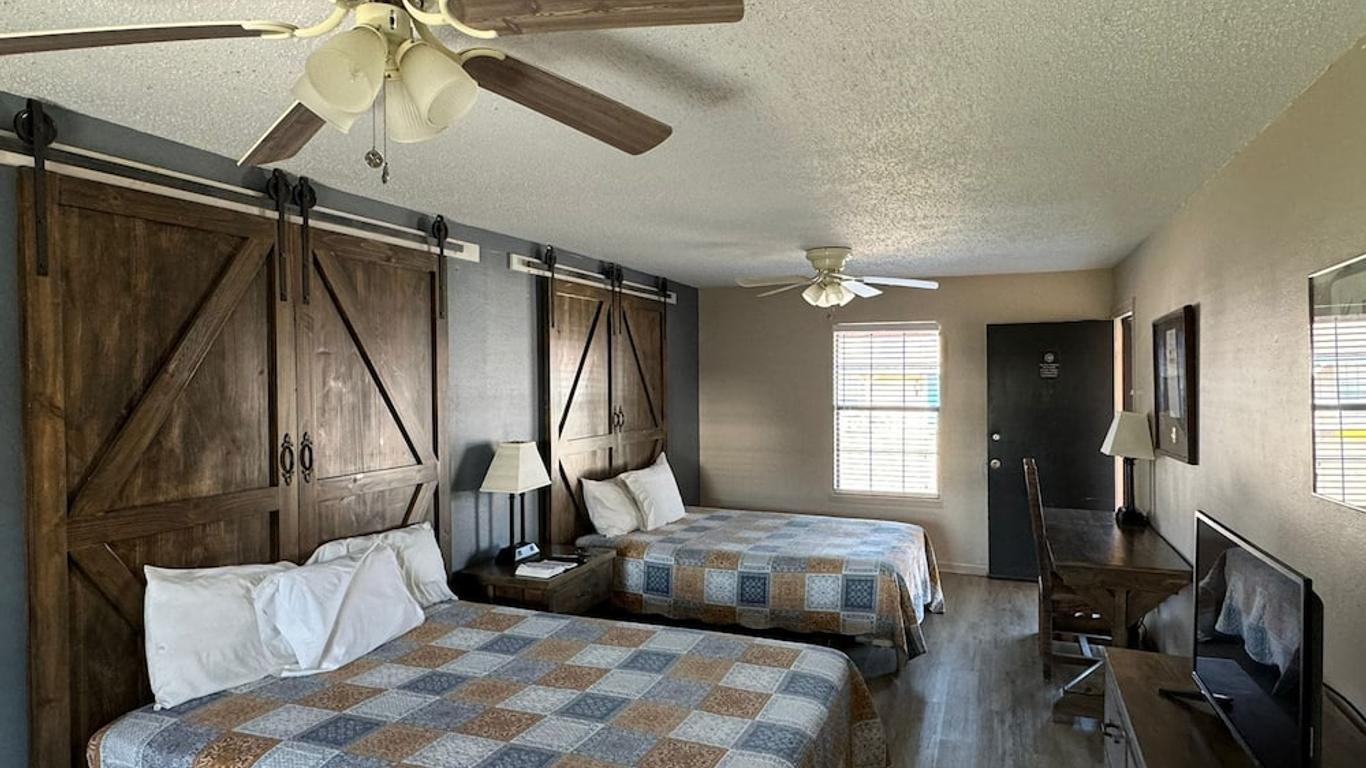 Four Horseman Travel Lodge