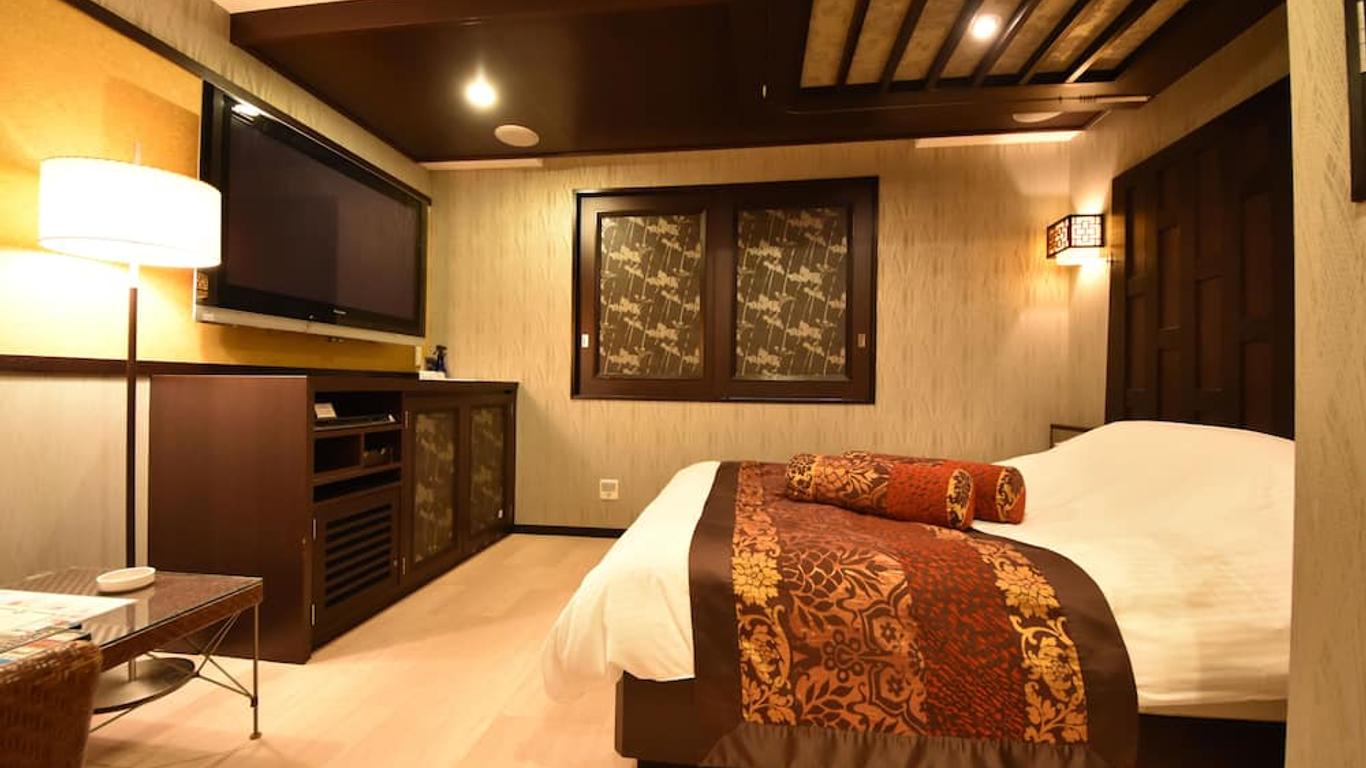 Hotel Woo (Adults Only)