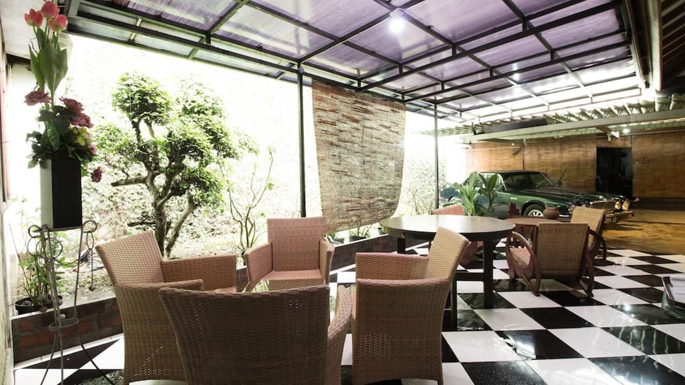 RedDoorz Near Juanda Airport T1