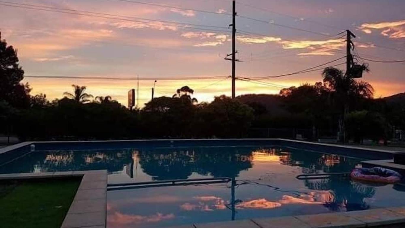Sandy Hollow Tourist Park