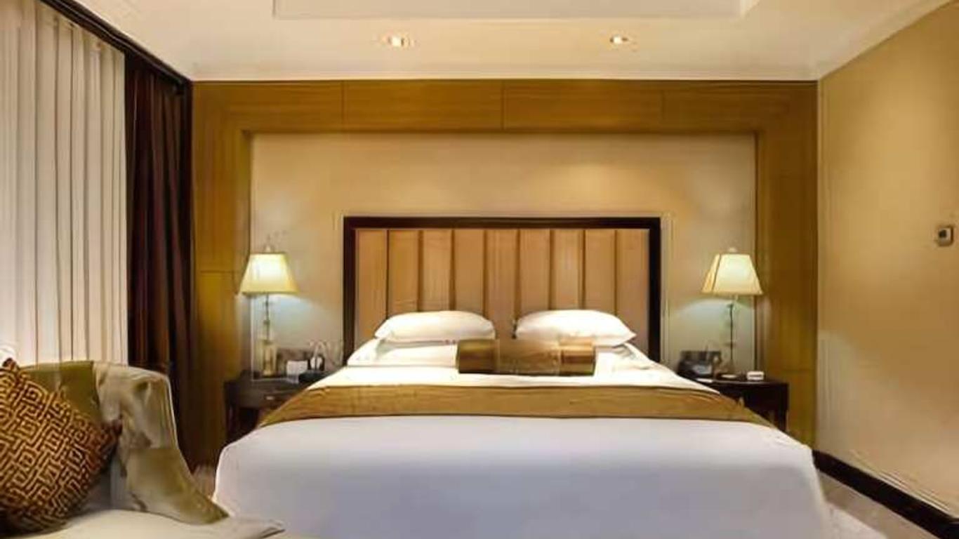 Royal Hotel