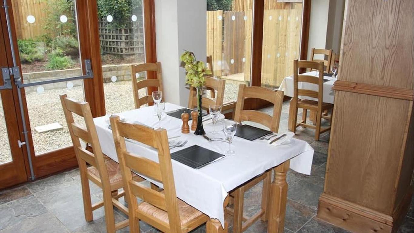 Cottage Lea's Country Hotel & Restaurant