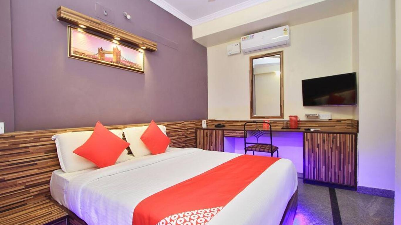 OYO 10321 Century Residency
