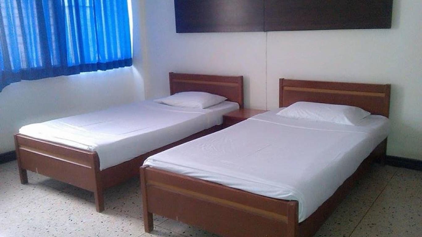 Petch Pailyn Hotel