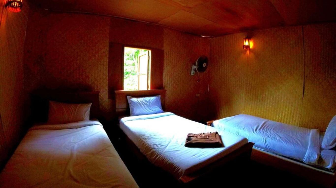 The Lazy Bar And Guesthouse
