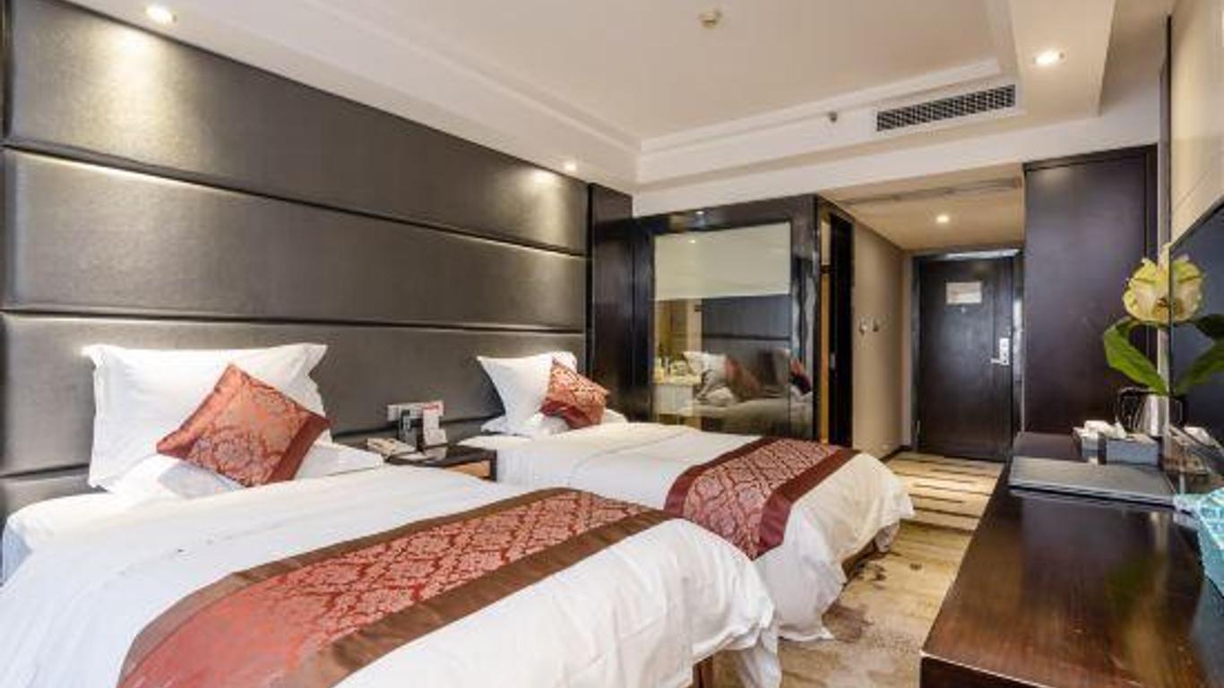 Qixin Hotel (Nine Eyes Bridge)
