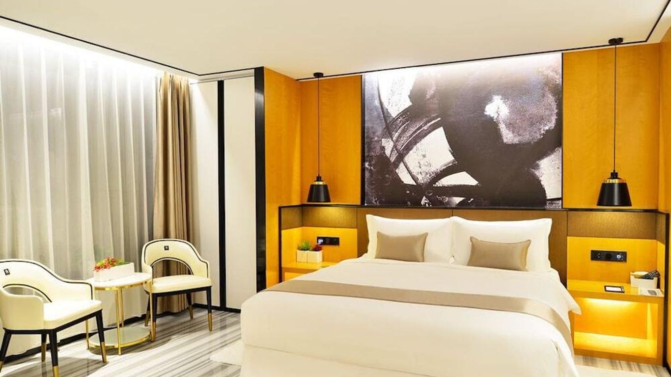 Dalian Luck Art Hotel