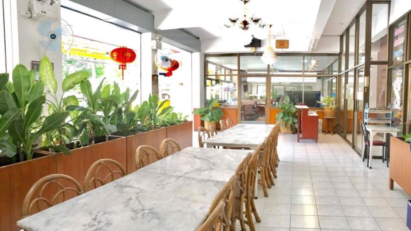 Tat Hotel