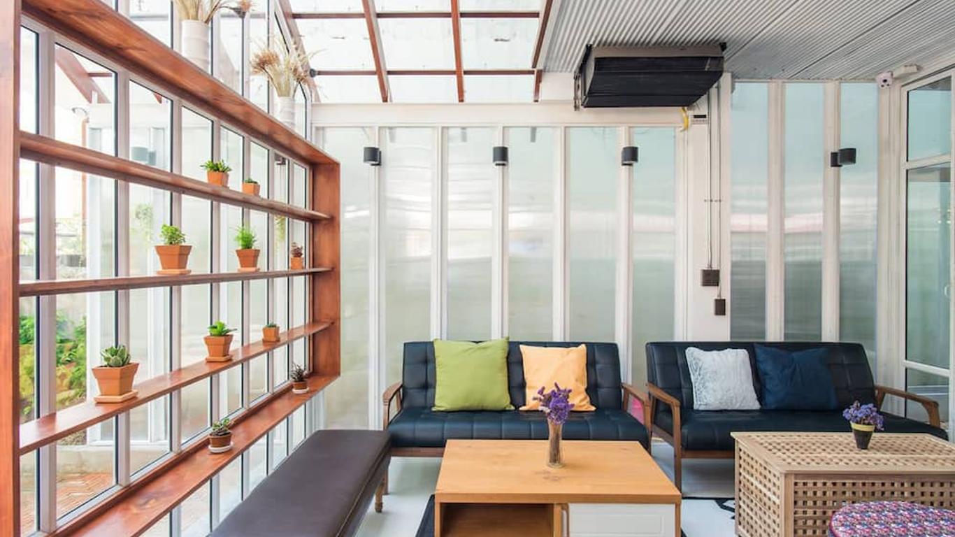Haus Hostel