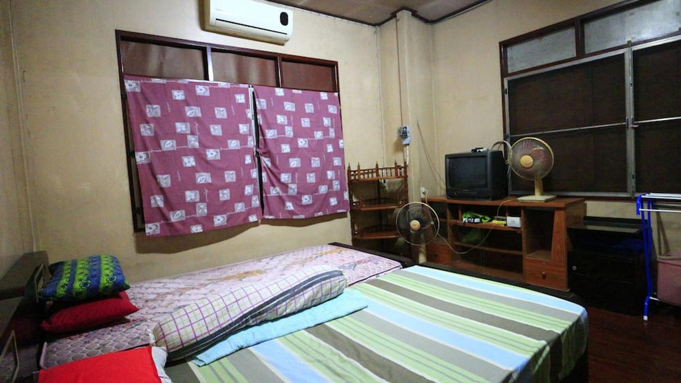 Anurak Guesthouse