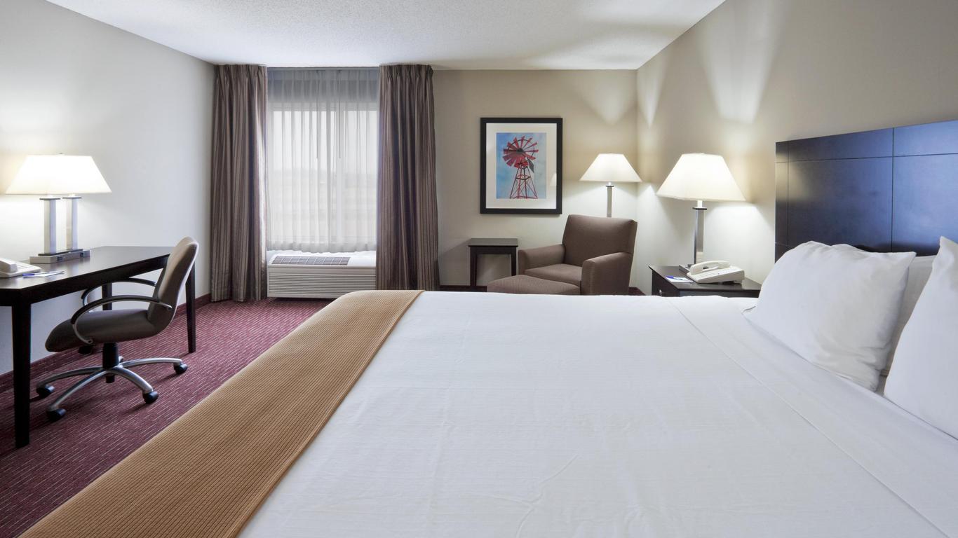 Holiday Inn Express Fort Wayne-East (New Haven)