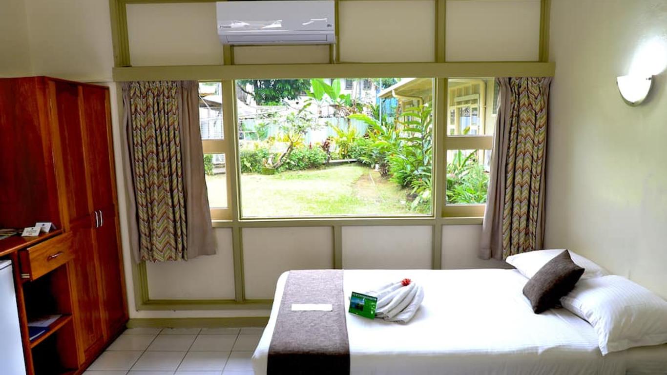 Huon Gulf Hotel