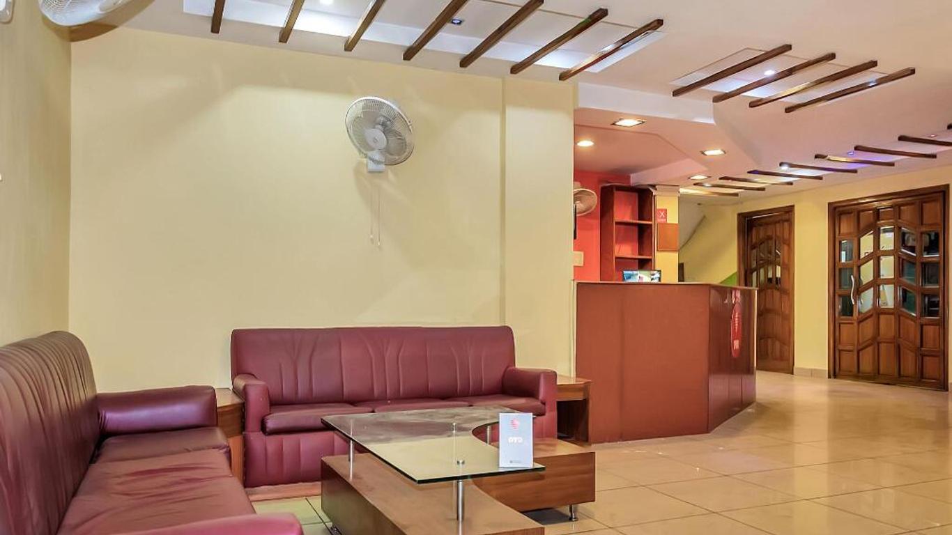 OYO 10685 Hotel Centre Point