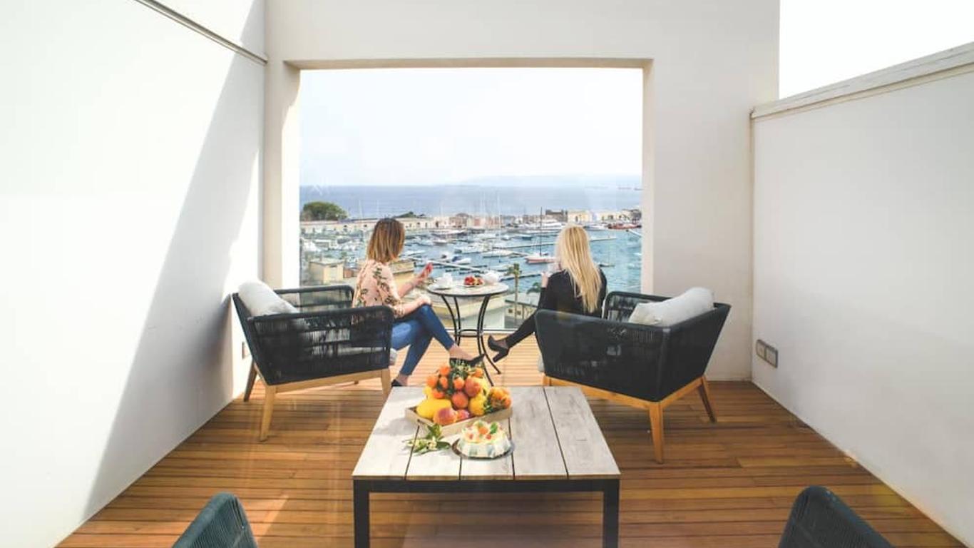 Upper - Boutique Hotel