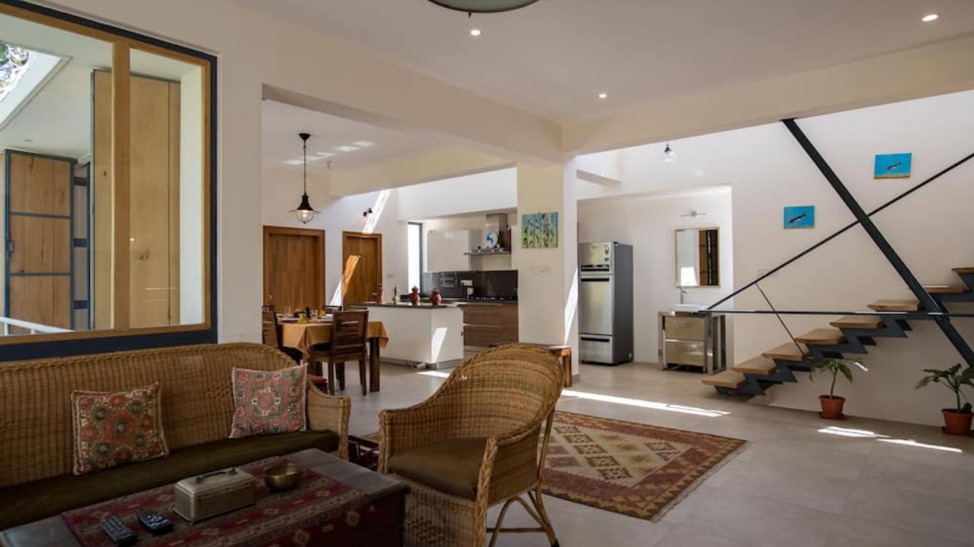 Davey's Town House