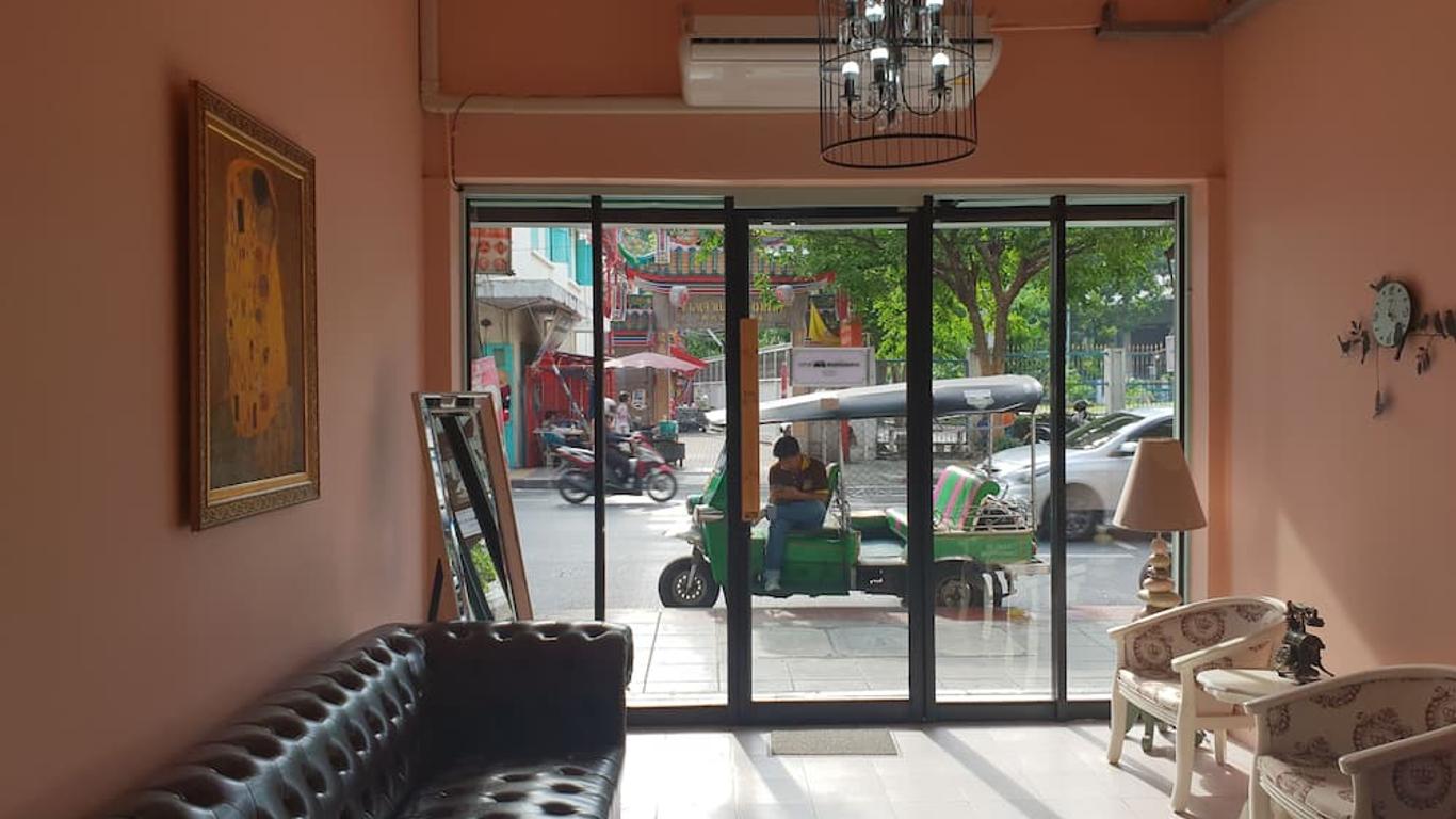 One Bangkok Hostel @Love District