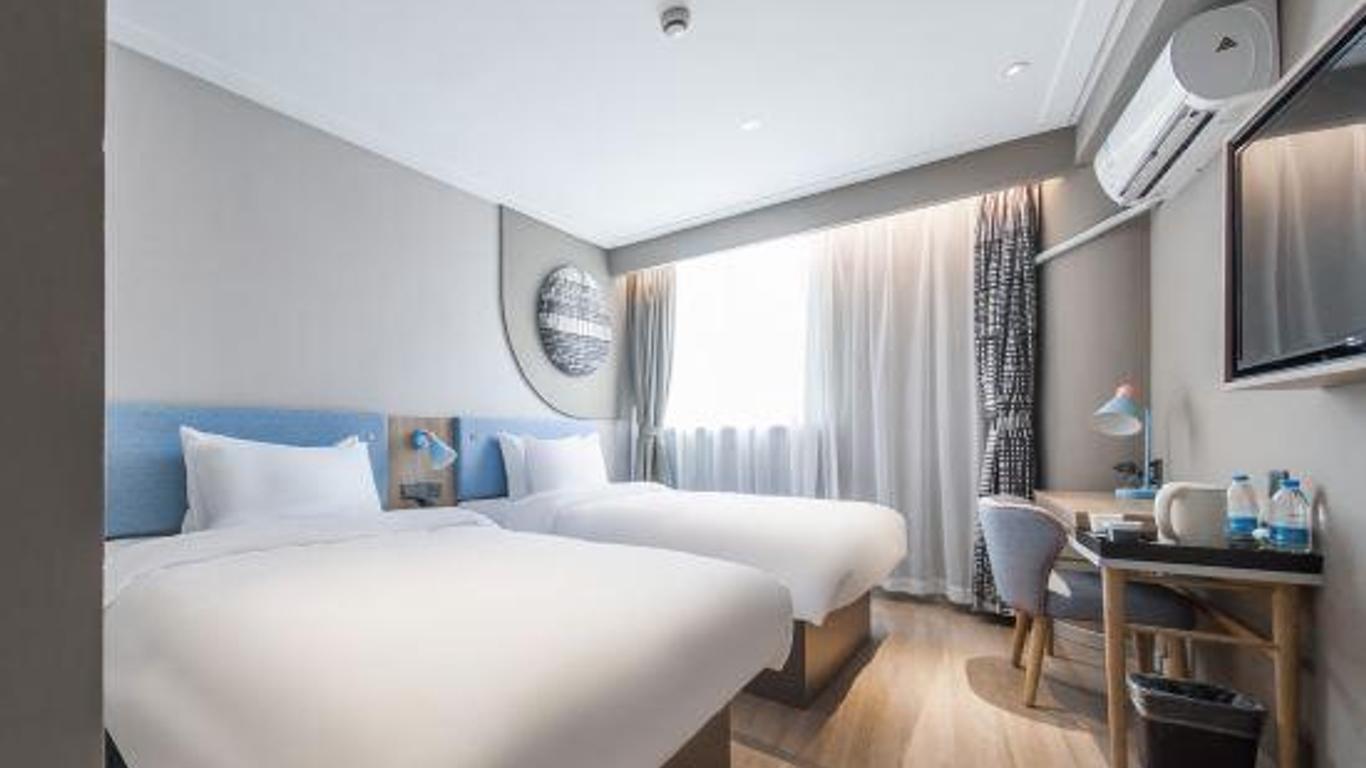 Home Inn (Yizheng West Zhenzhou Road)