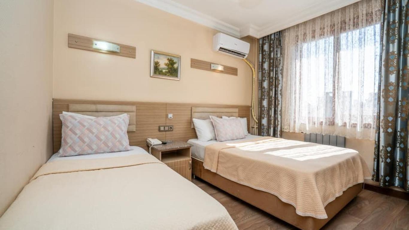 Grand Reis Hotel