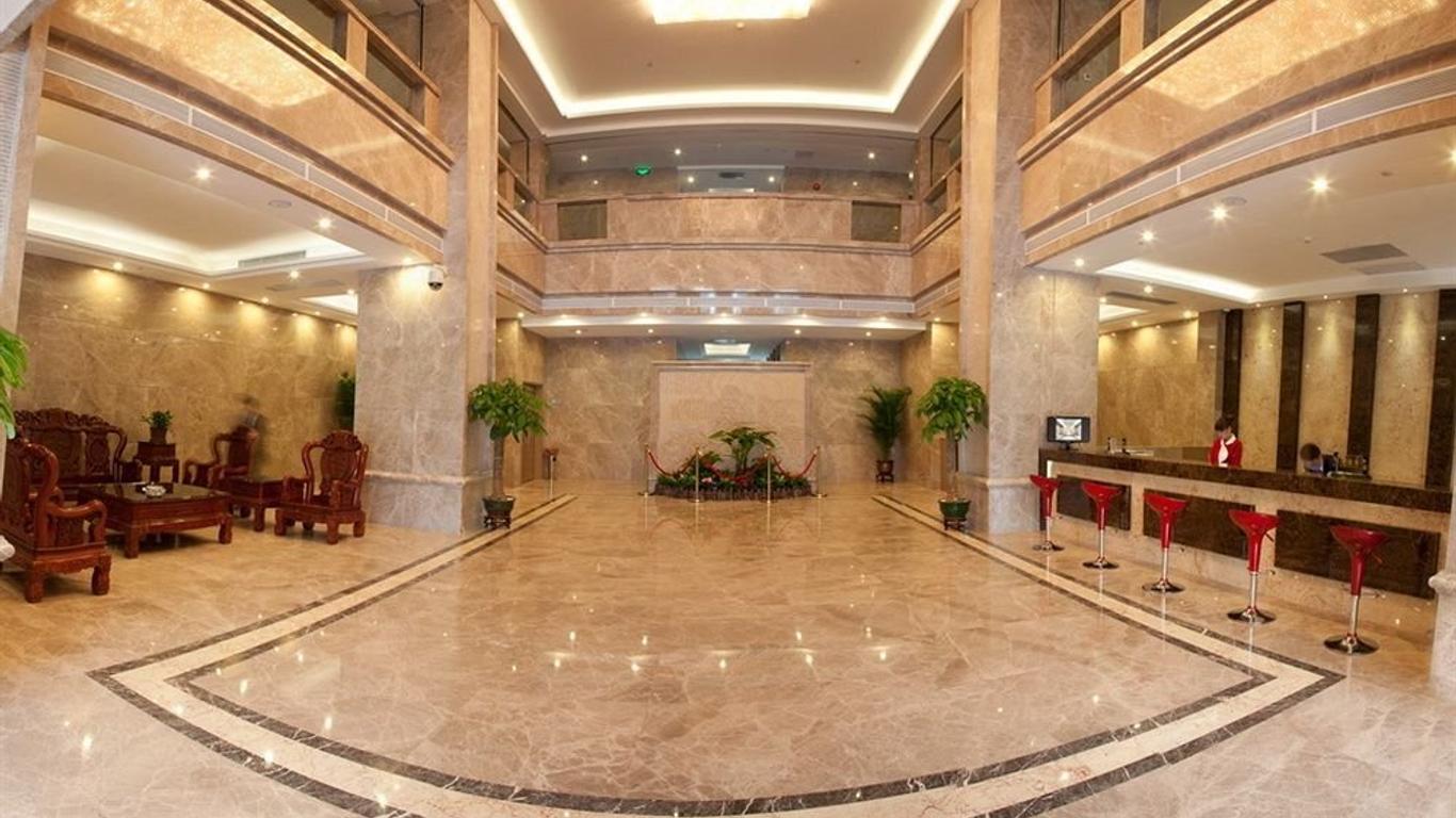 Kinson Hotel