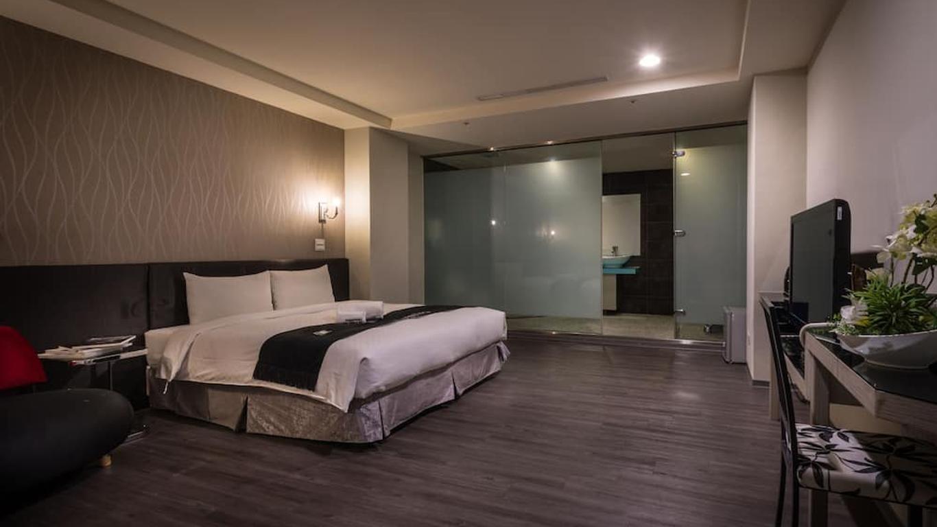 Urbanone Hotel