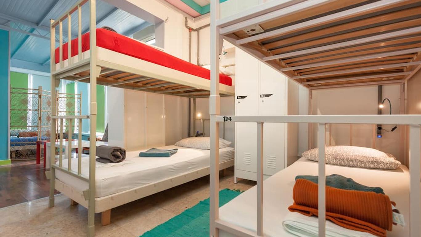 Roundabout Hostel - hostel