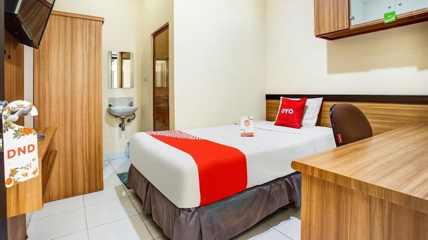 OYO 90037 Rumah Verde