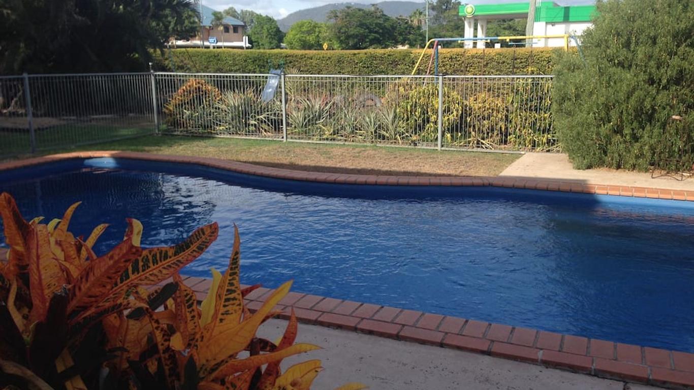 Riverside Tourist Park