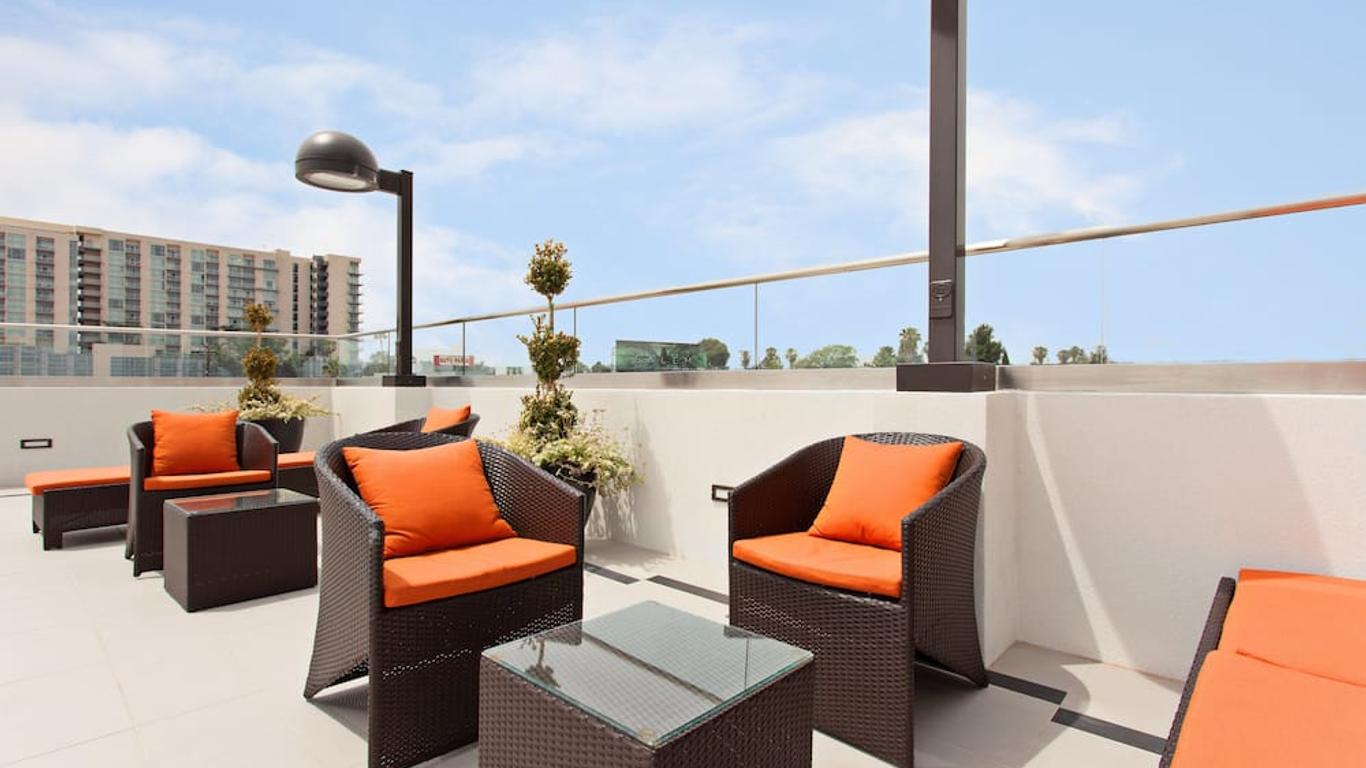 Holiday Inn Express North Hollywood - Burbank Area