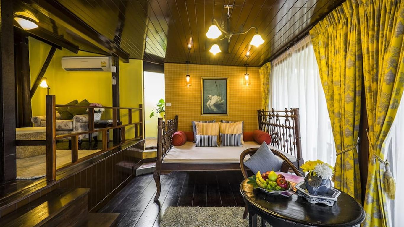 Zantiis Ndol Villas