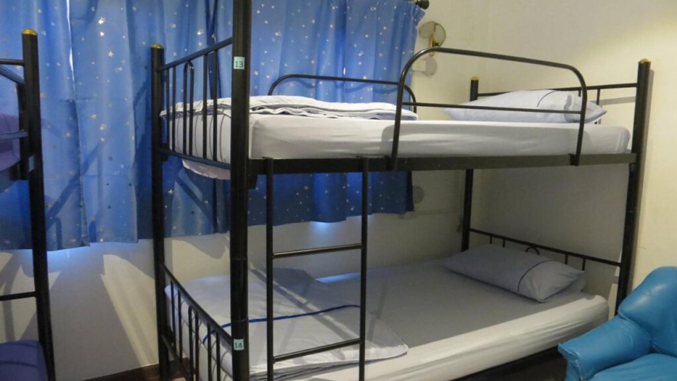 La Maison Verte Hostel