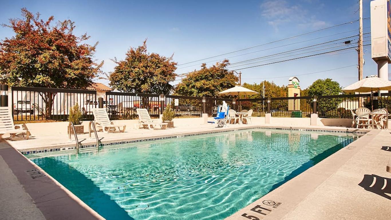 Americas Best Value Inn & Suites Bastrop