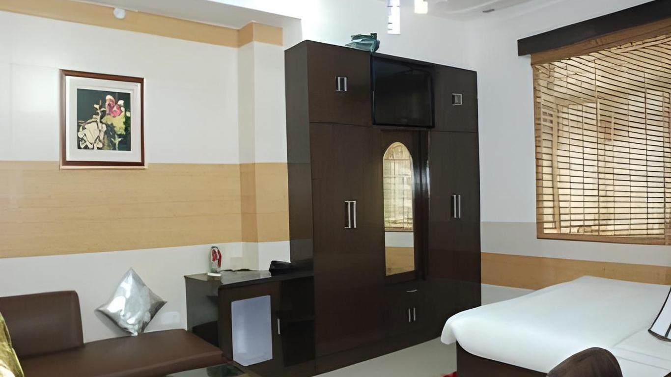 Hotel Satya Palace