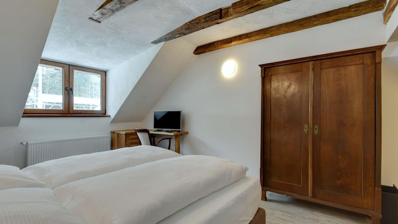 Zamecka Fortovna Obora - Forester House