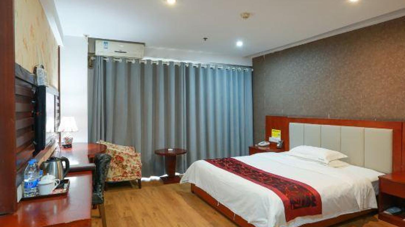 Junyi Hotel (Chengdu Happy Valley North Railway Station)