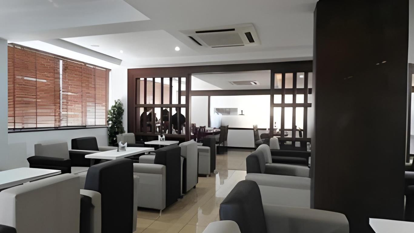 Hotel Maya International