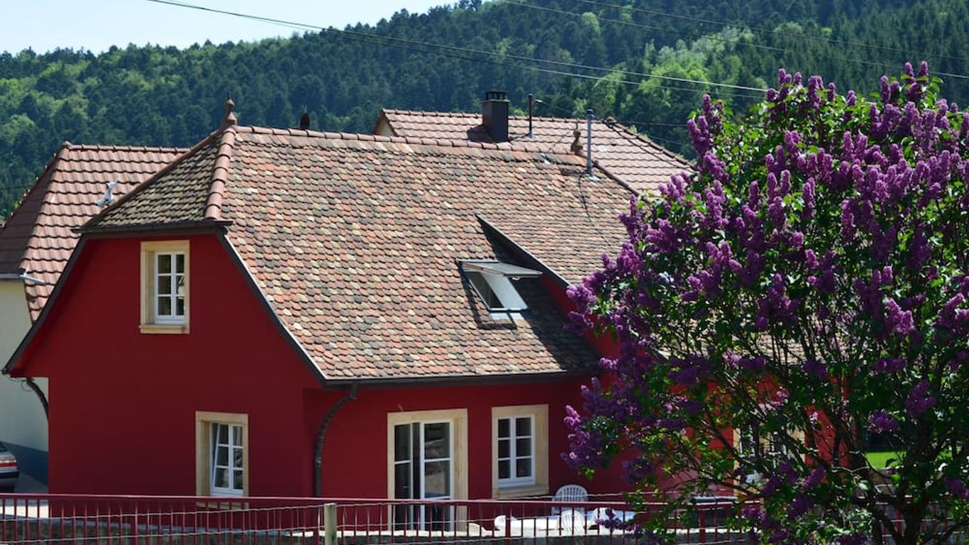 Luxury Cottage Doller, outdoor hot tub, hammam shower, ski resort