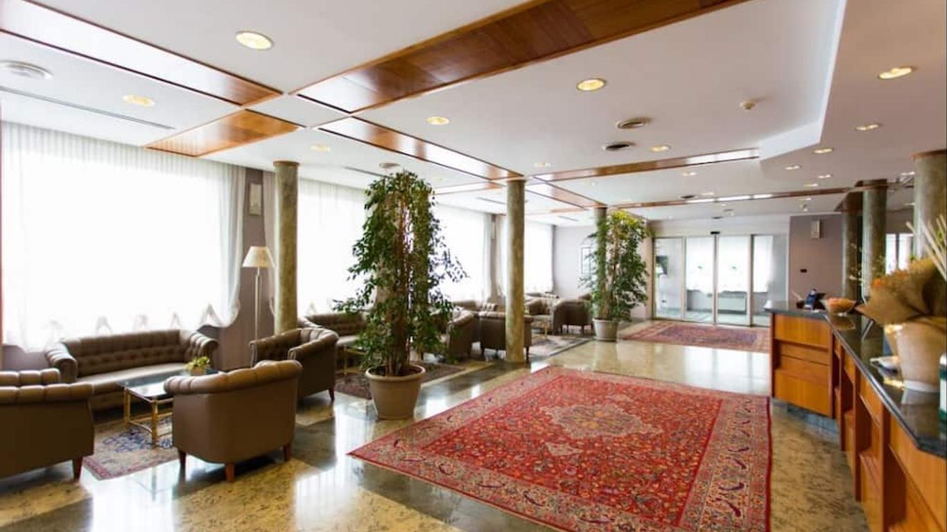 Air Palace Hotel
