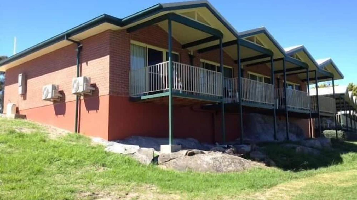 Tenterfield Golf Club Fairways Lodge