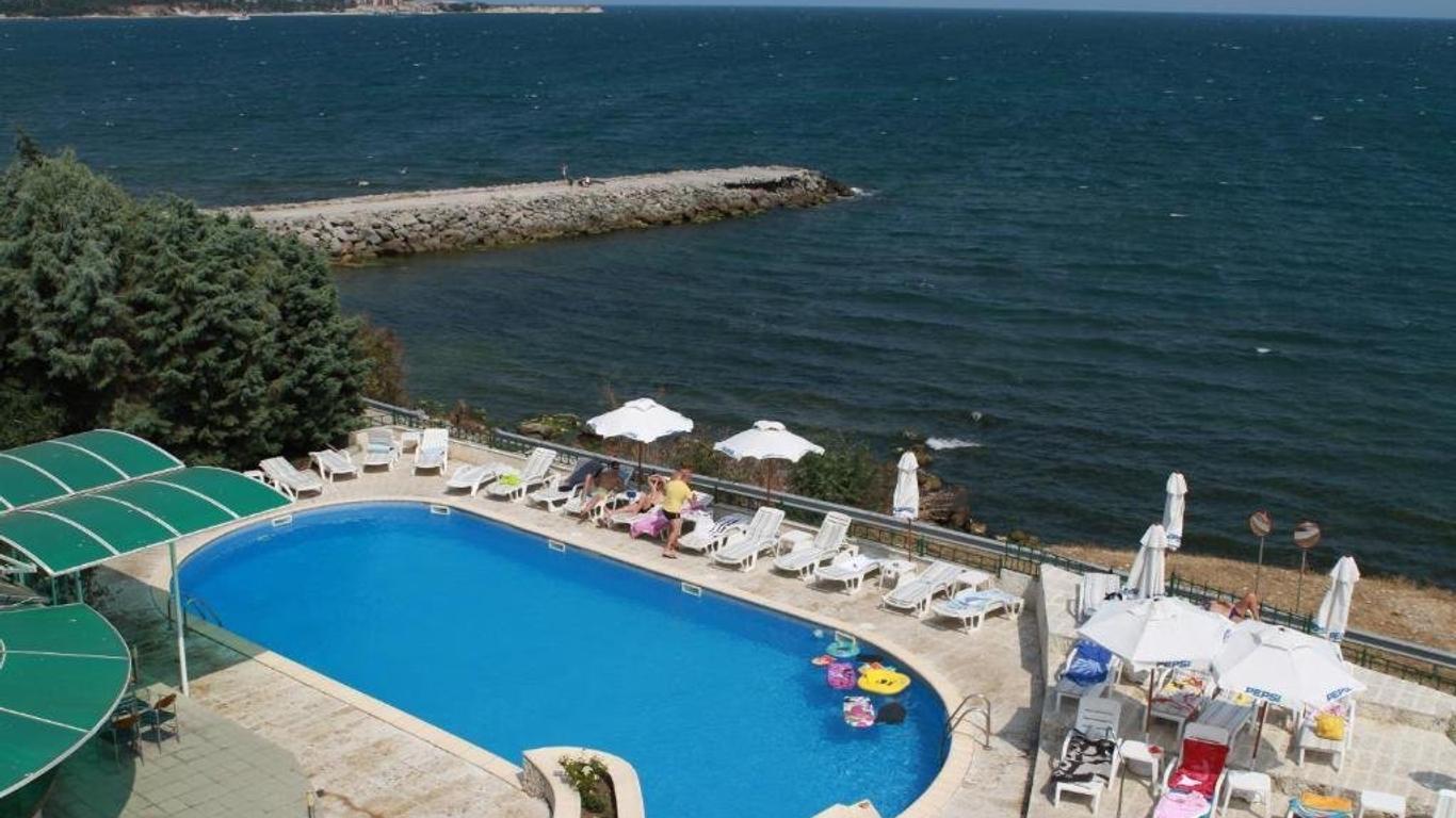 Peter Hotel