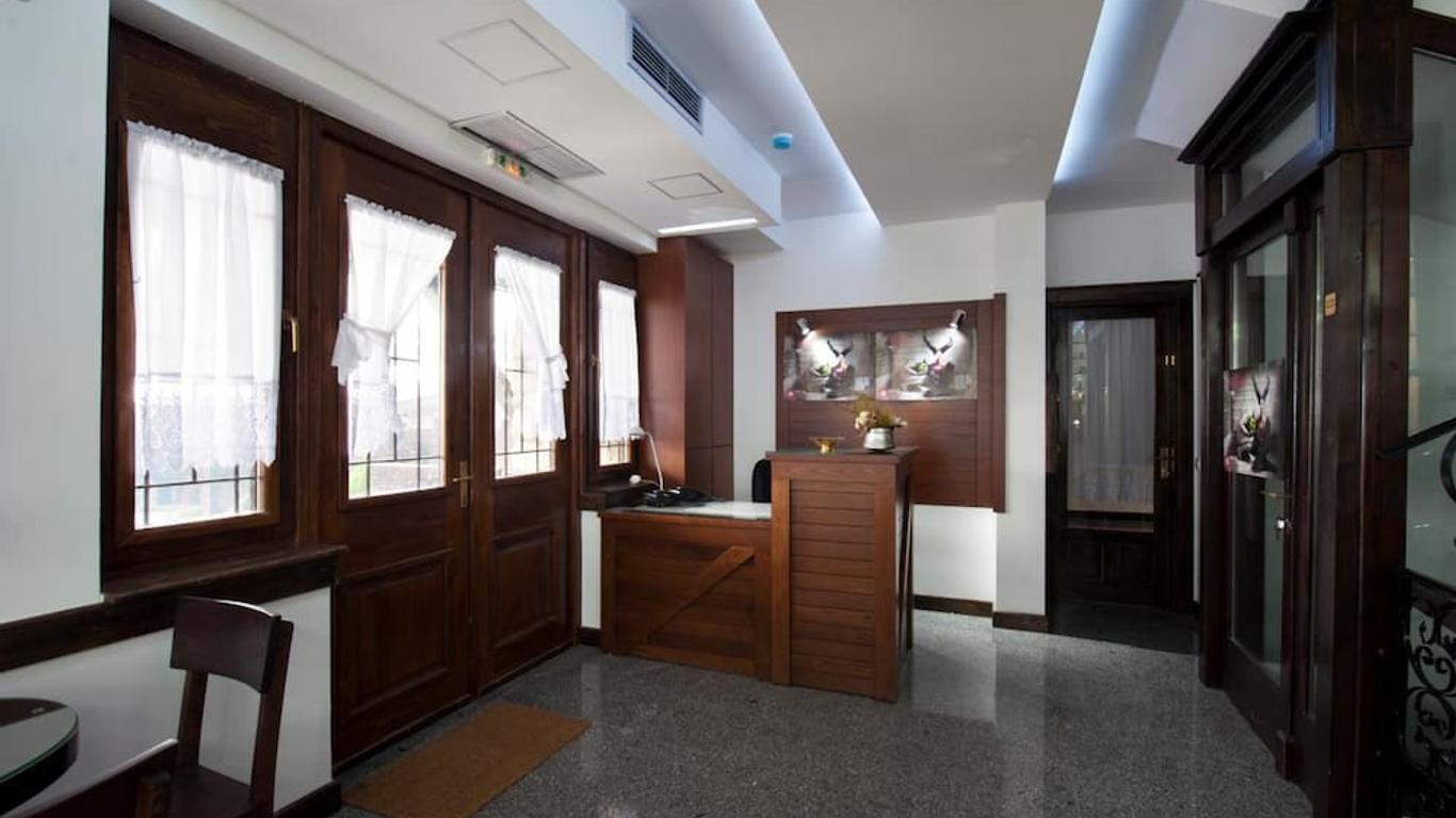 Hotel Theatre