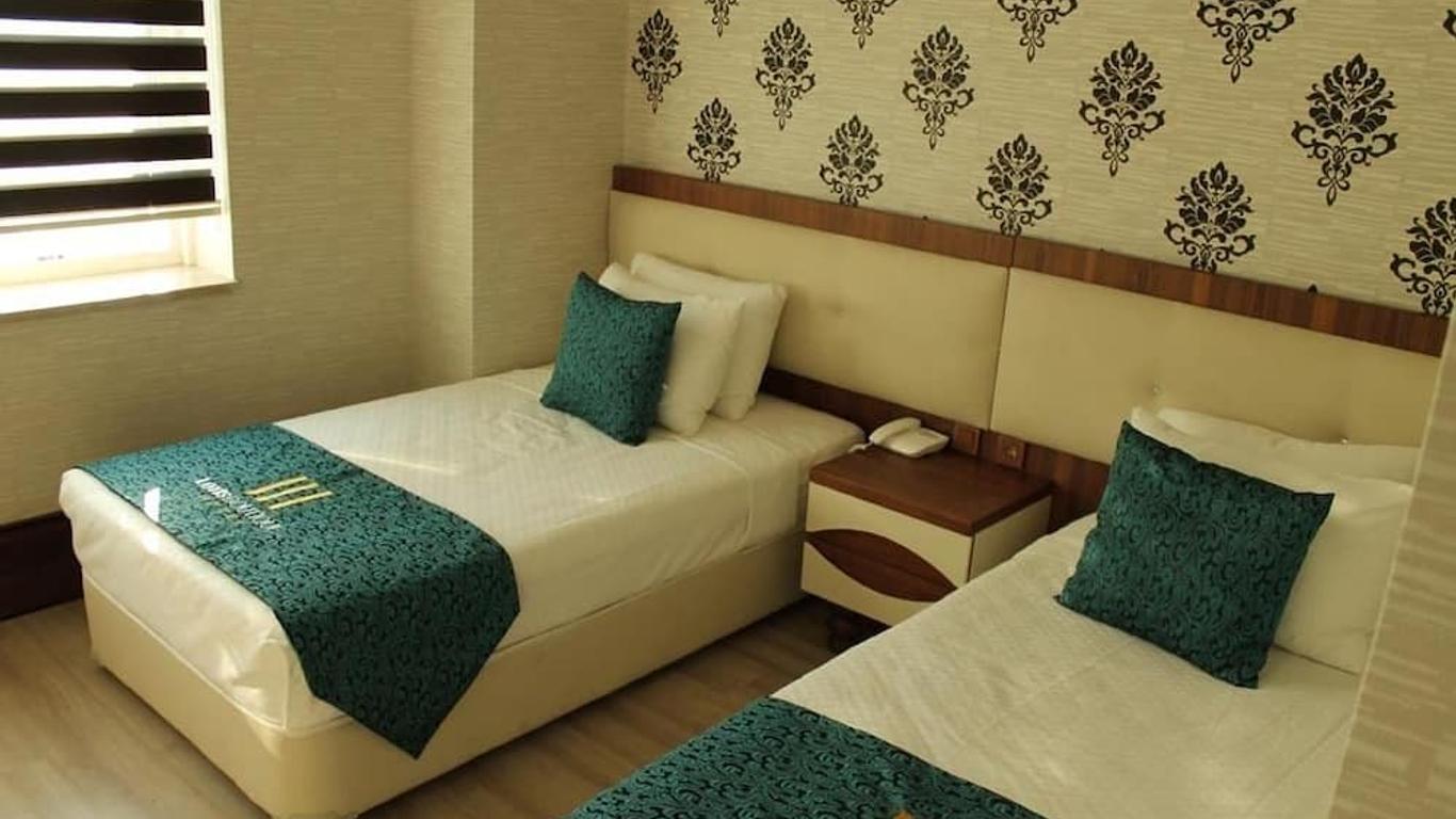 Lotis Hotel
