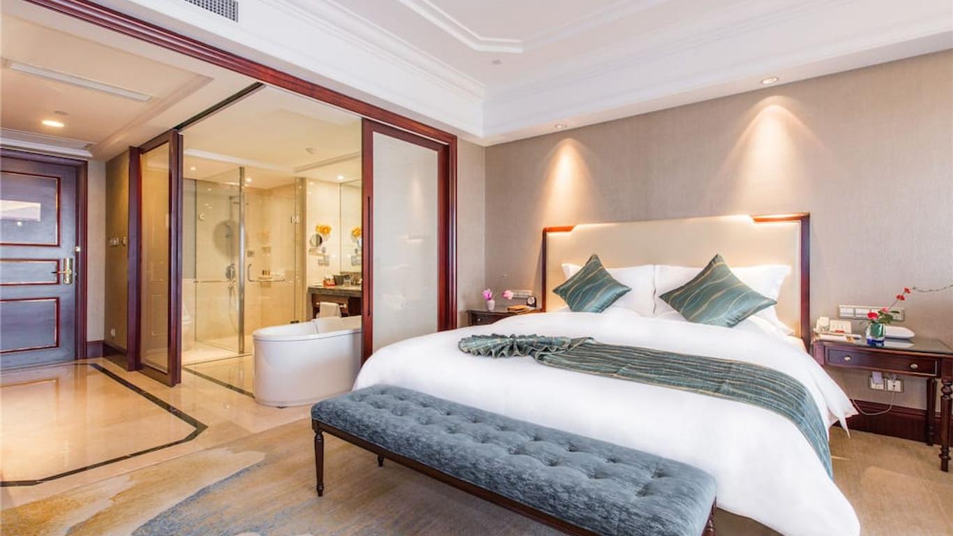 Grand Palace Resort