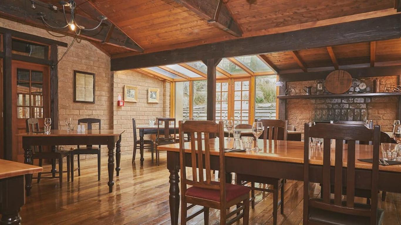 Dansey's Pass Hotel
